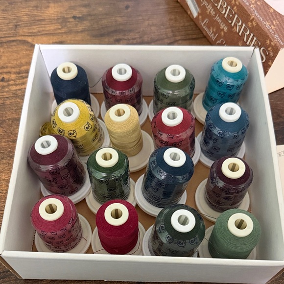 Thimbleberries Limited Edition Thread Collection 16 Spools - Picture 6 of 10